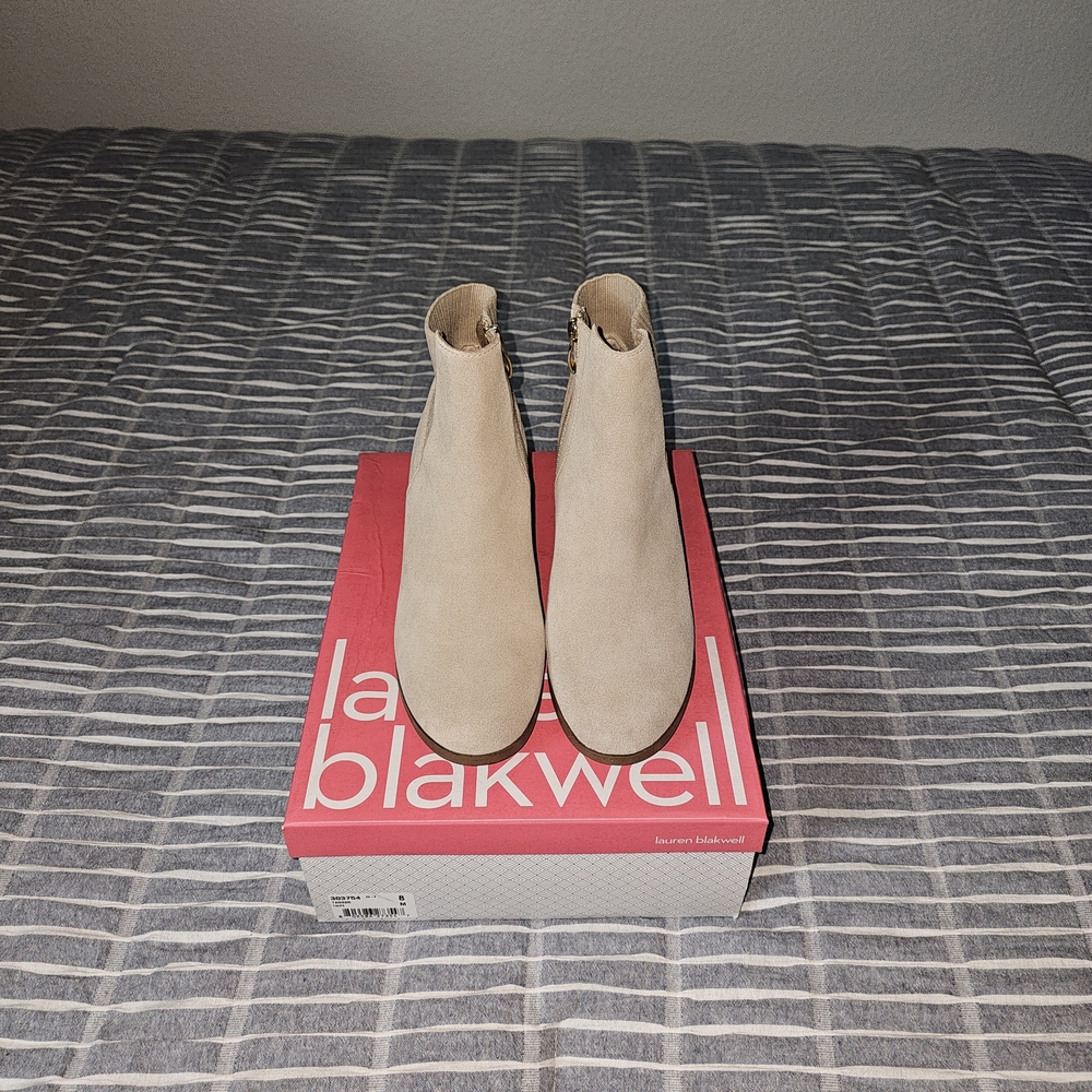 Lauren Blakwell Tanner 8 Taupe Tan Suede Zip Up Wedge Ankle Booties Boots